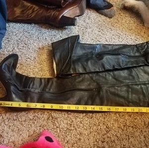 Italian black leather boots